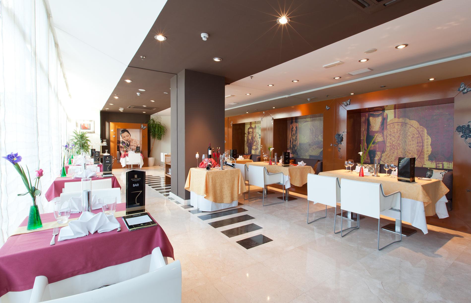 Senator Banus (Adults Only) Estepona Exterior foto The lobby of the hotel