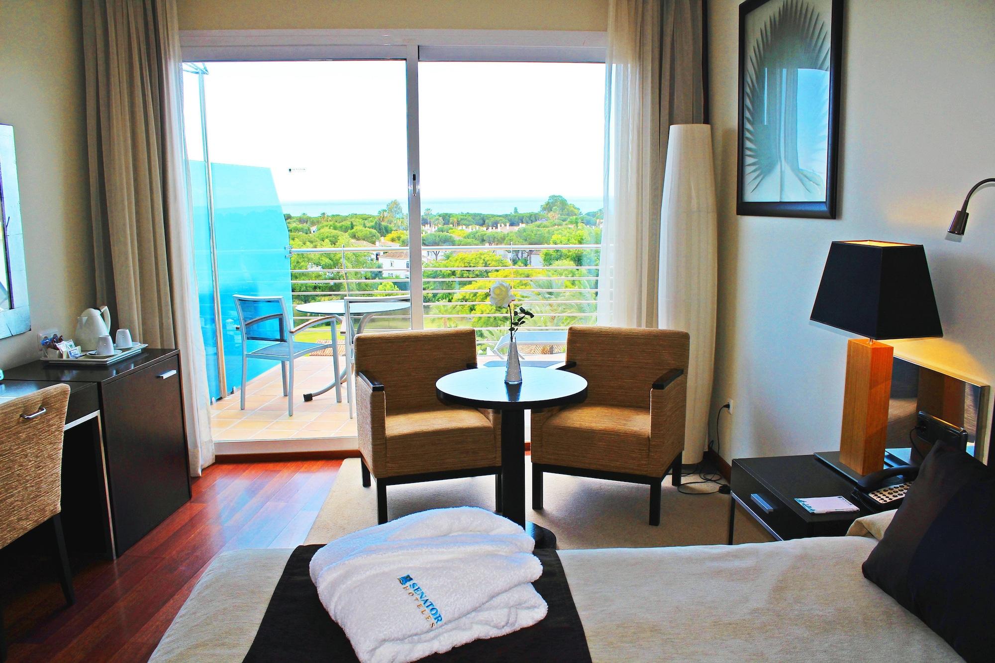 Senator Banus (Adults Only) Estepona Exterior foto A room at the hotel