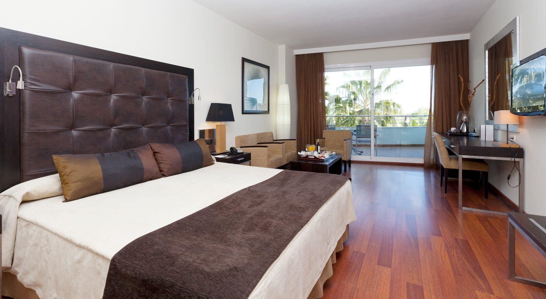 Senator Banus (Adults Only) Estepona Exterior foto A room at the hotel