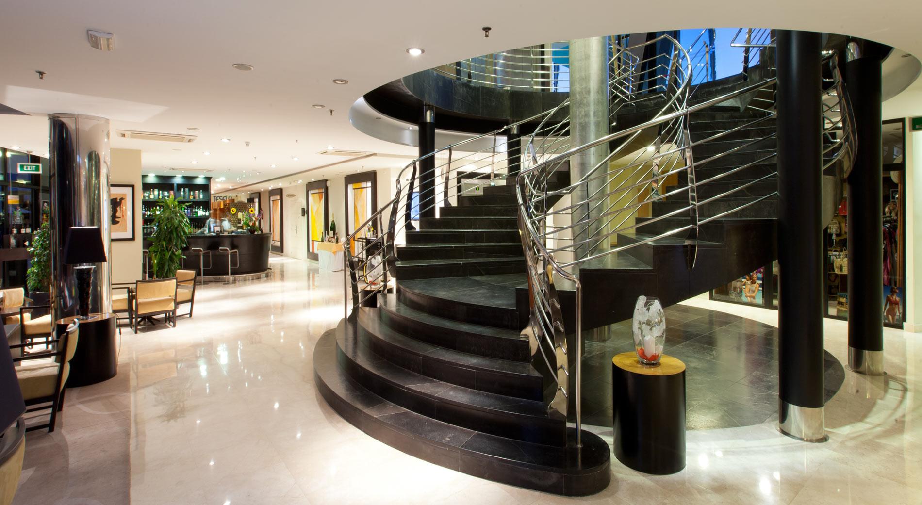 Senator Banus (Adults Only) Estepona Exterior foto The lobby of the hotel